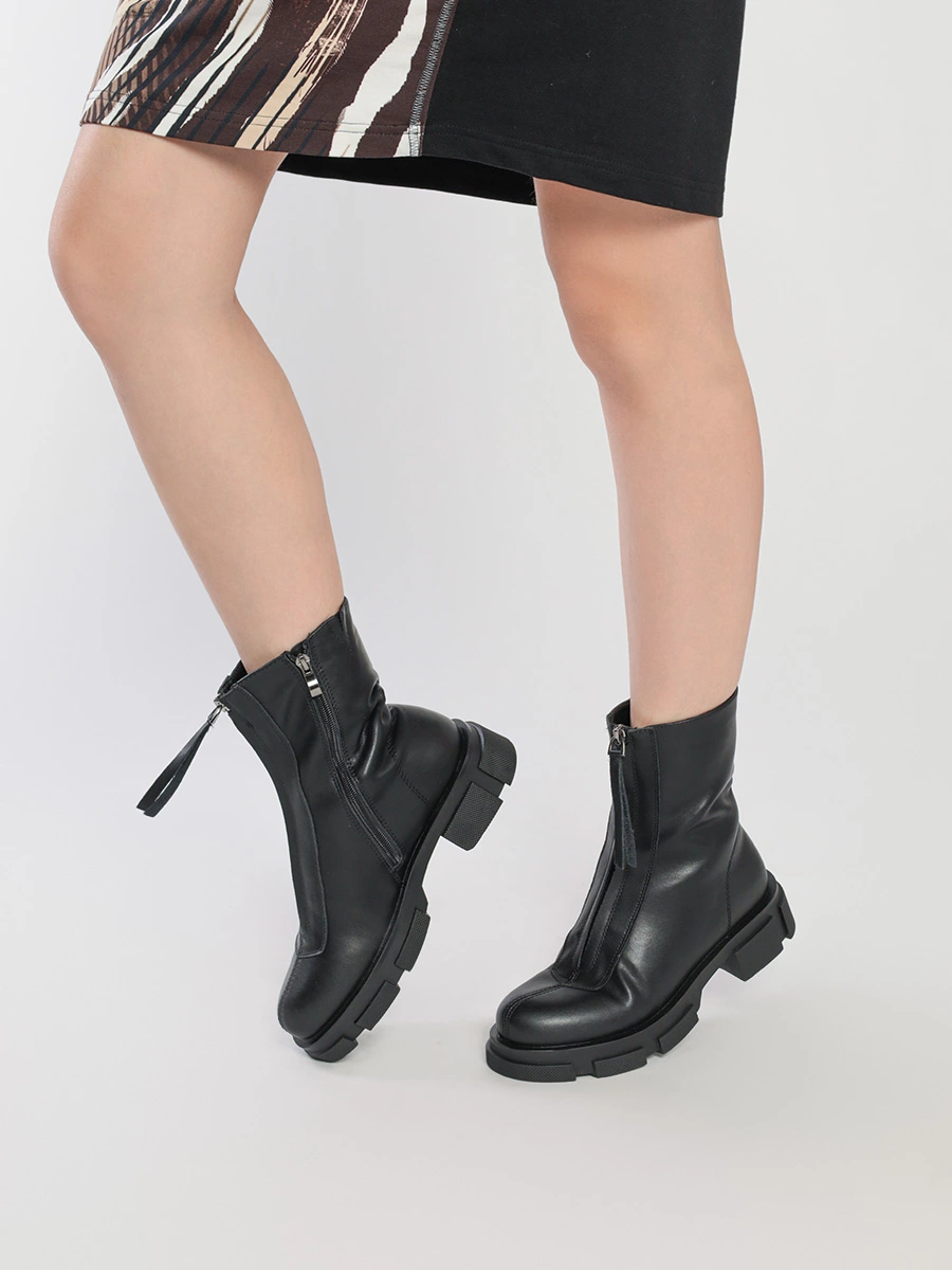 Ботинки черного цвета с молниями